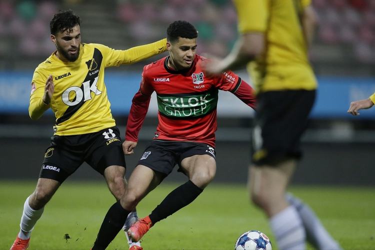 过旗帜的超 过旗帜的超